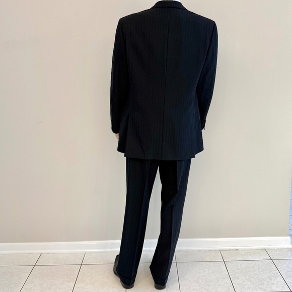 BRIONI Men's Suit, Size 53R - Picture 4 of 14